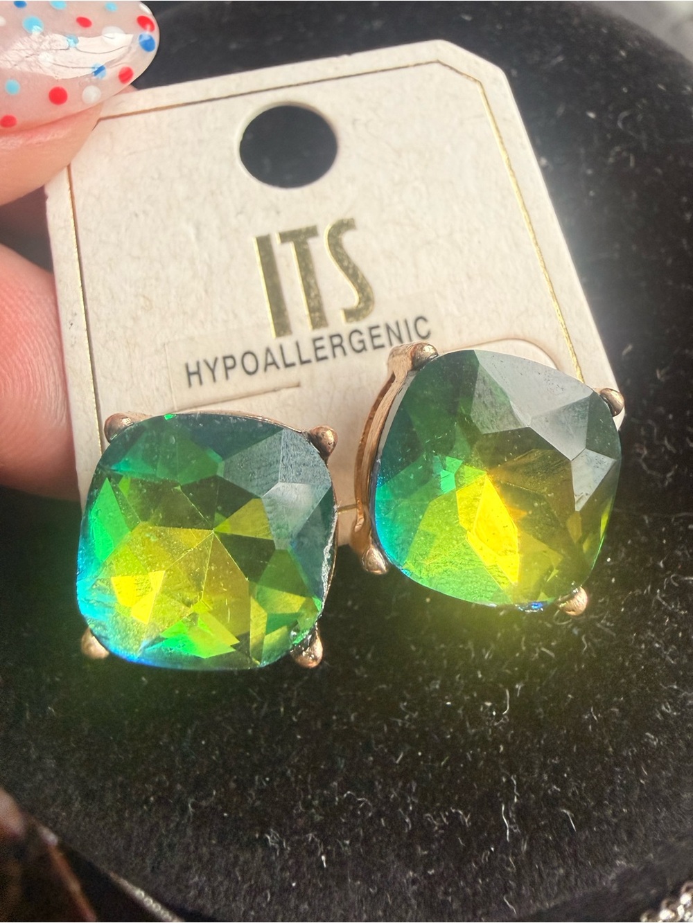 ITS Hypoallergenic Volcano Crystal Stud Earrings